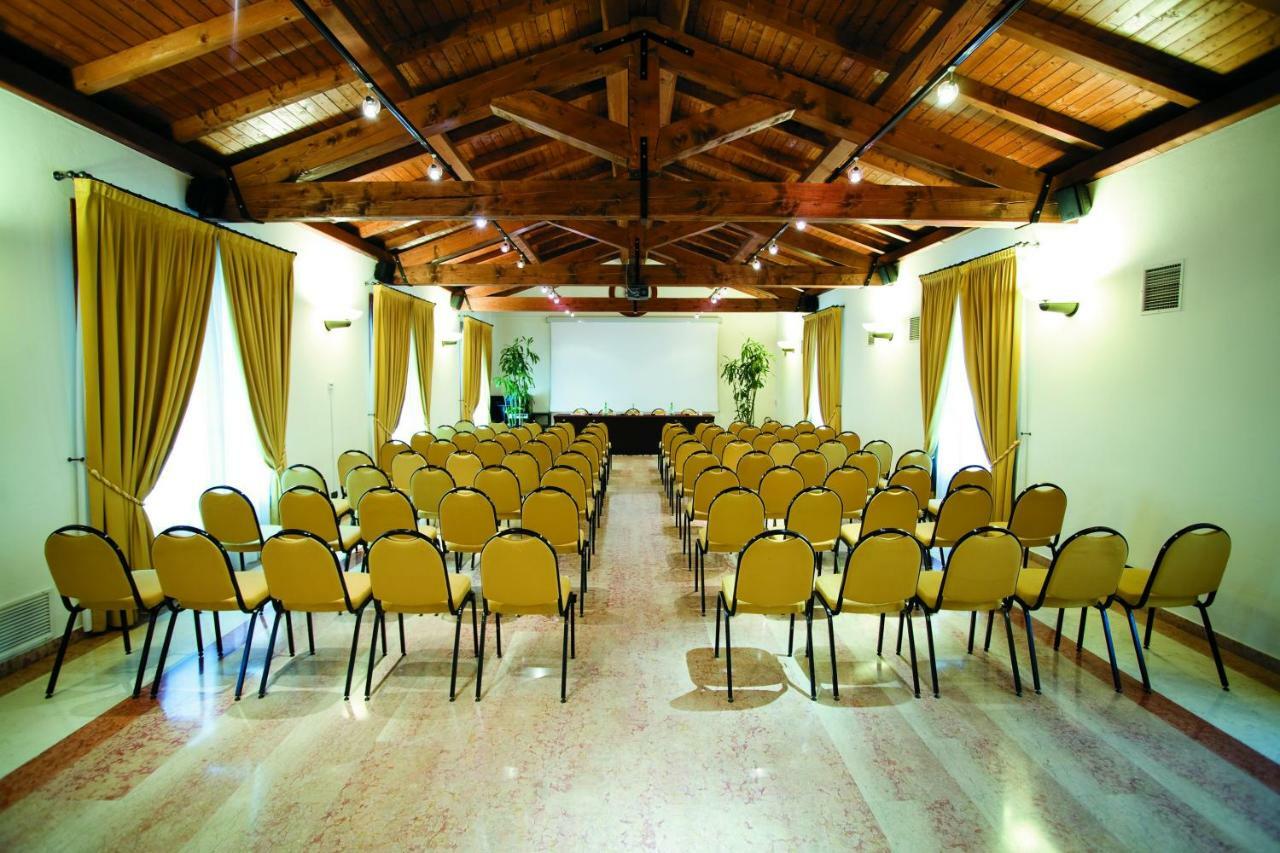 Bazzano Alla Rocca Hotel Conference & Restaurant מראה חיצוני תמונה